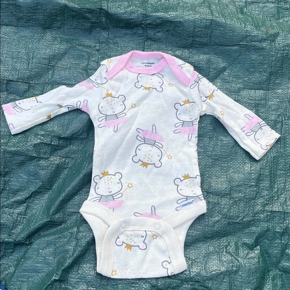 Gerber White Onesie with Bear and Star Print